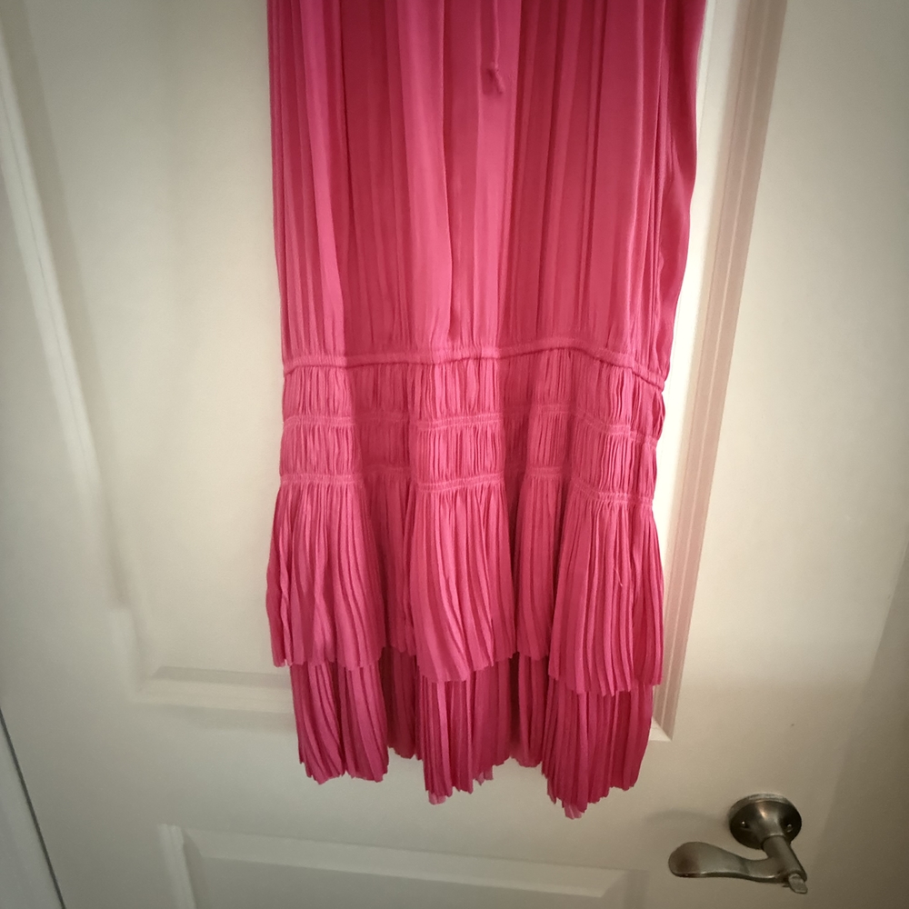 Pink Sleeveless Pleated Dress - Picture 2 of 2